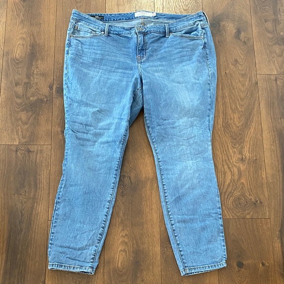 Torrid Light Blue Skinny Jeans size 20 - Picture 1 of 5